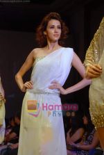 Model walk the ramp for Nandita Mahtani Show at The ABIL Pune Fashion Week Day 3 on 20th Nov 2010 (54).JPG